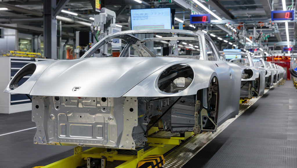 03 - b-Produktion_Zuffenhausen_Karosseriebau_911_high