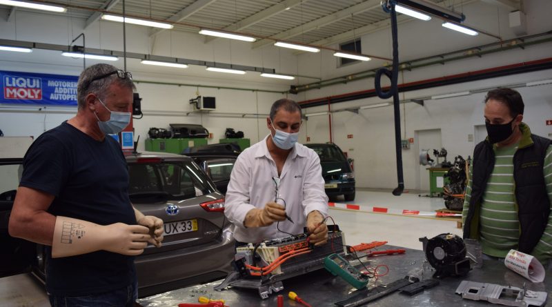 11 - ContiService-fornece-formação-técnica-de-veículos-elétricos-e-híbridos