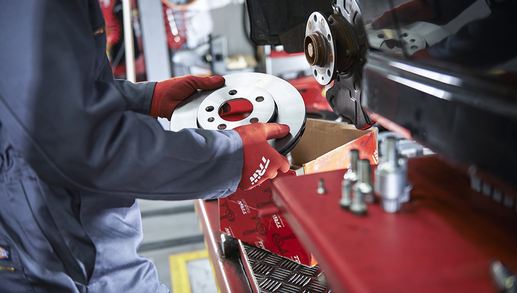 12 - ZF-Aftermarket-amplia