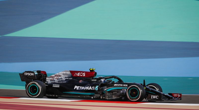 03 - Mercedes-AMG-Petronas-e-preto-Spies-Hecker