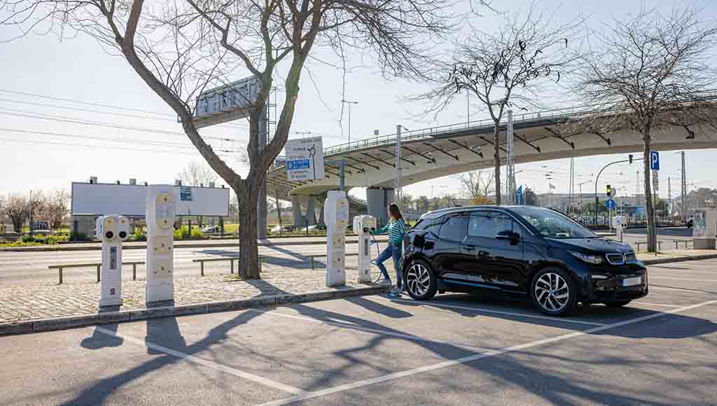 03 - MOBI.E apresenta seis vantagens para a compra de um EV