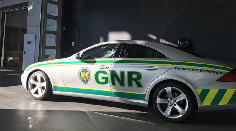 03 - Mercedes CLS 350CDI da C.Santos salva vidas