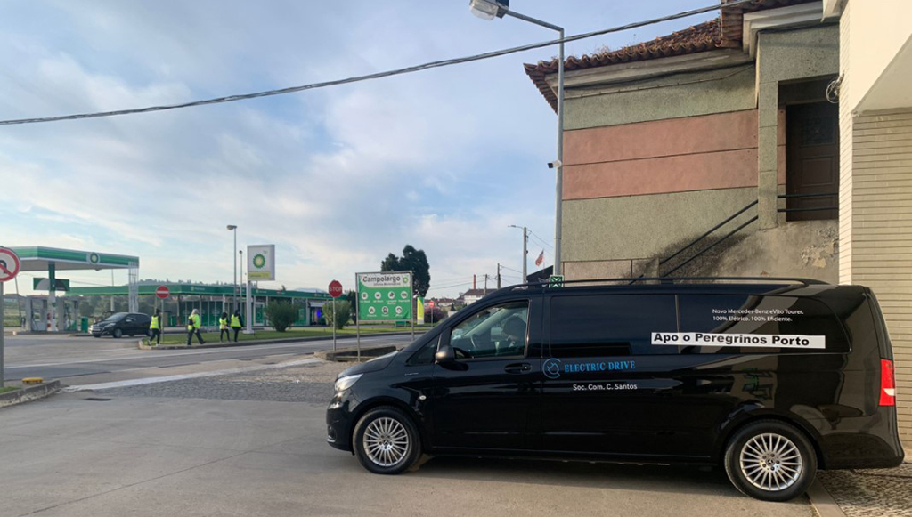 08 - Soc. Com. C. Santos disponibiliza Mercedes Benz eVito para peregrinação