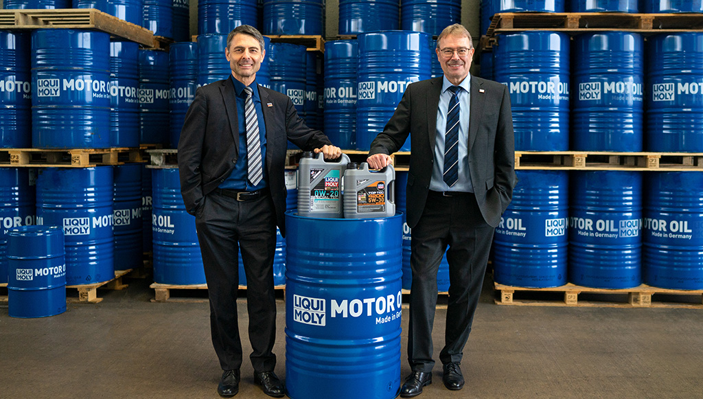 12 - Dr. Uli Weller e Gunter Hiermaier assumem direcao da LIQUI MOLY