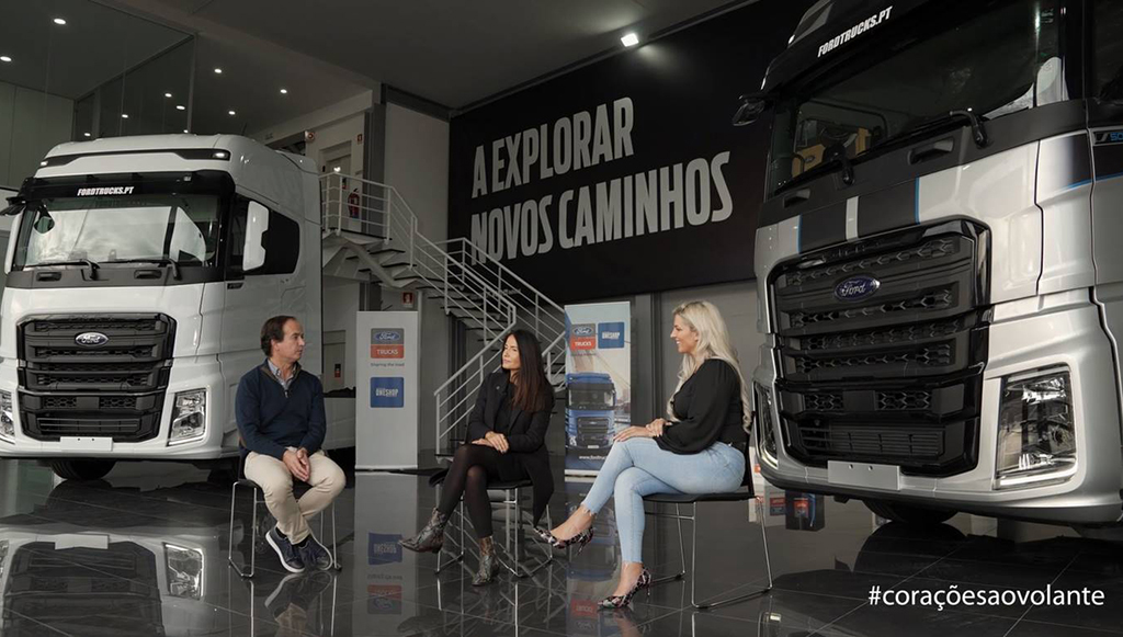 12 - Ford Trucks poe Coracoes ao Volante e converte em quilometros