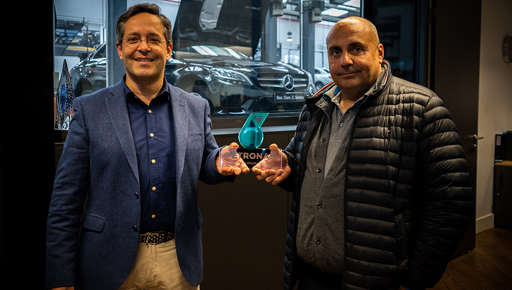 03 - Soc. Com. C. Santos distinguida pela Petronas