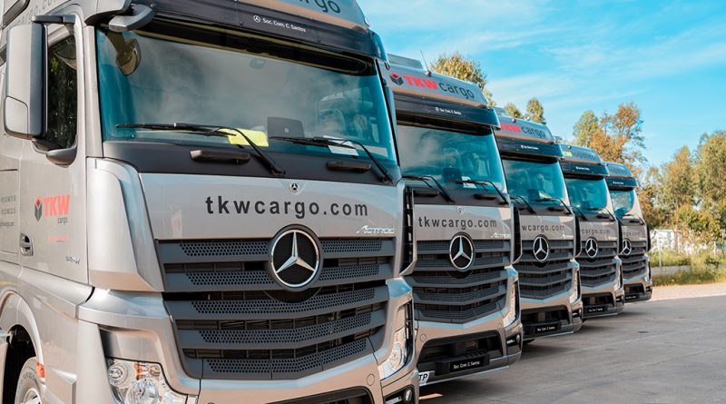 06 - Grupo TKW reforca frota Mercedes Benz Trucks