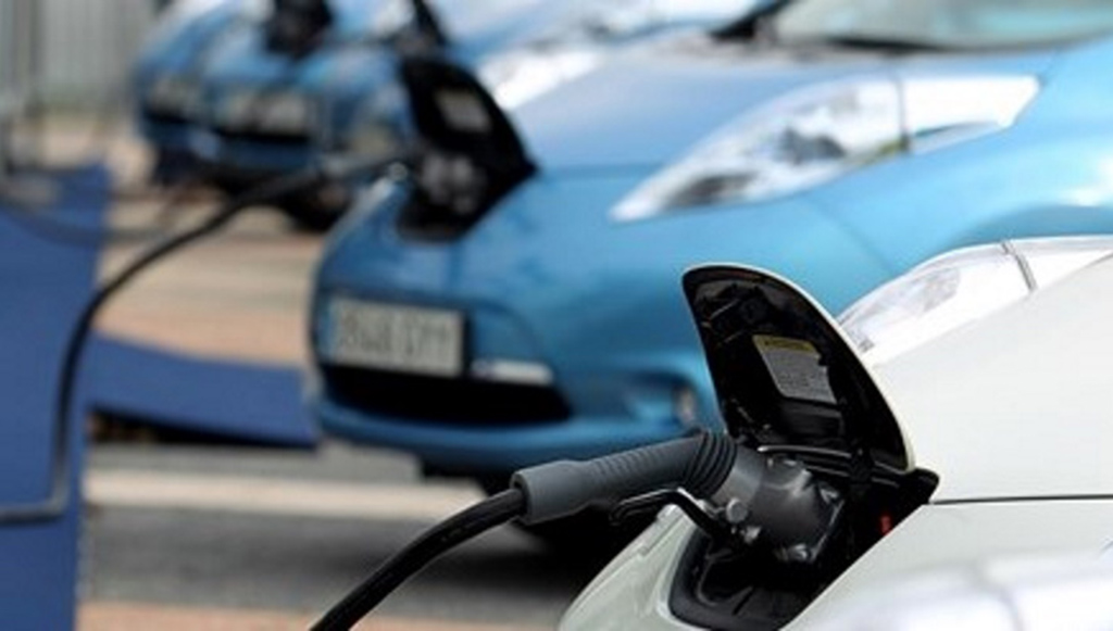 06 - Portugueses rendidos aos veiculos eletricos
