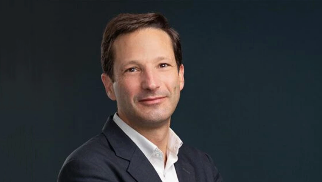 01 - Edouard Pirey assume direcao financeira da Valeo
