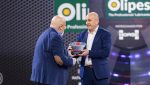 12 - Olipes recebe premio de Melhor Lubrificante na gala do MQC