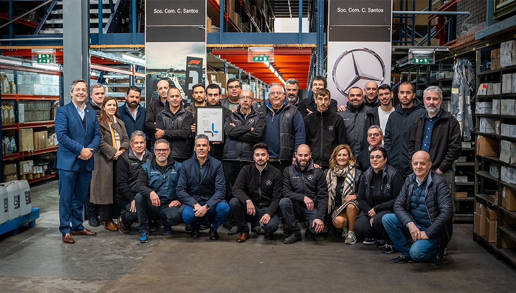 02 - Soc. Com. C. Santos recebe distincao europeia da Mercedes Benz