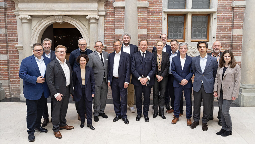 04 - Automotive Mobility Europe une setor automovel europeu