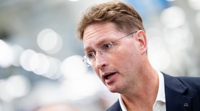 09 - CEO da Mercedes pede pragmatismo na transicao para VE