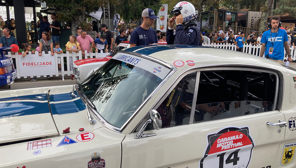 09 - FUCHS fornece lubrificantes para iconico Flying Mustang