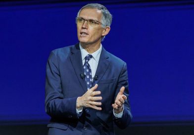 11 - Ex CEO da Stellantis preve que a China possa 22engolir22 a Europa