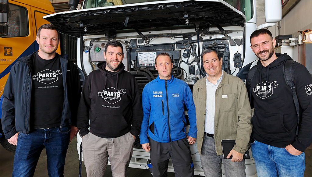 11 - Parts Specialists levam suporte tecnico diretamente as oficinas 1