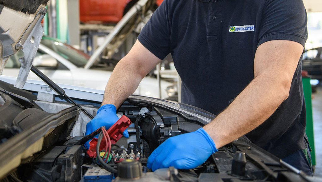 01 - Euromaster alerta para as principais causas da fuga de oleo