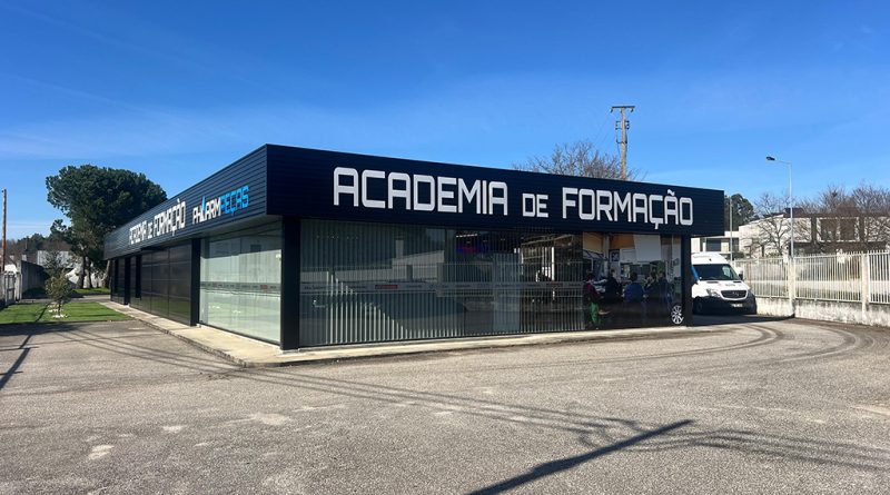 02 - Phaarmpecas inaugura Academia de Formacao