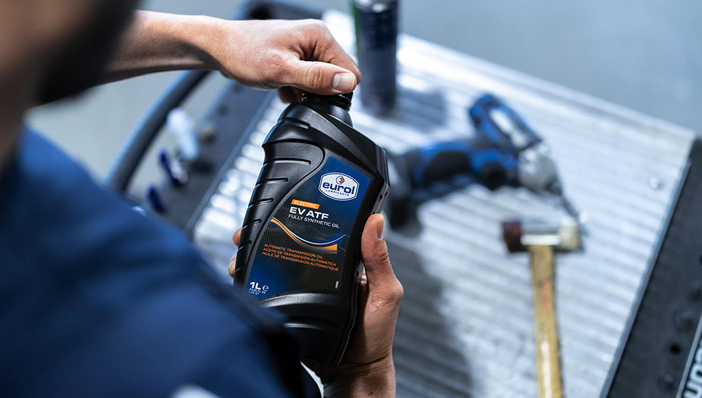 Eurol amplia gama para manutencao de veiculos eletricos