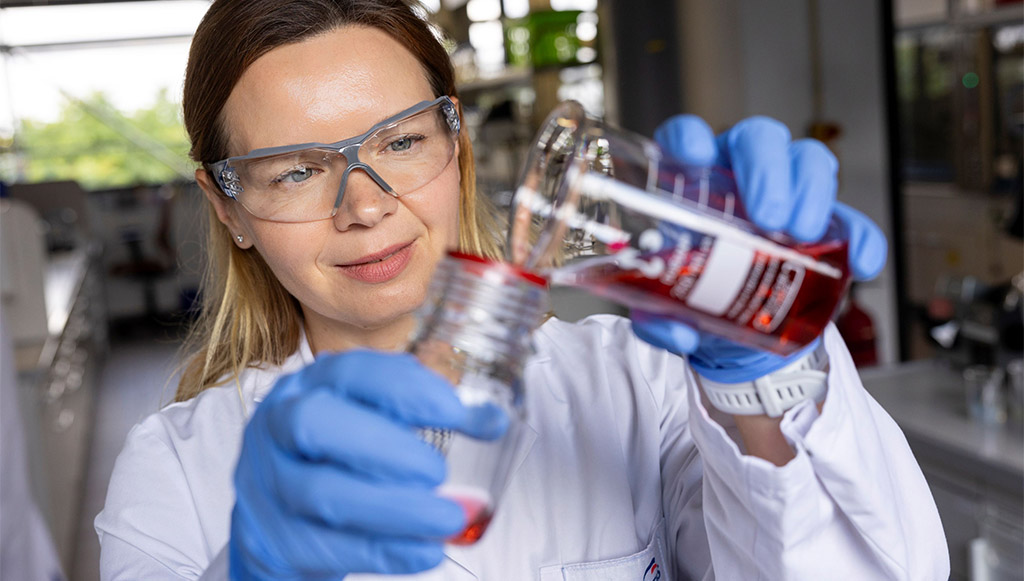 03 - Investigadoras da FUCHS criam os lubrificantes do futuro