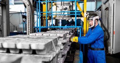 Clarios compra centros da Ecobat na Europa