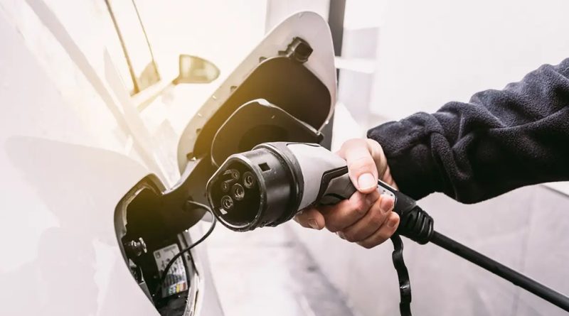 Choque dos combustíveis trava queda dos elétricos usados