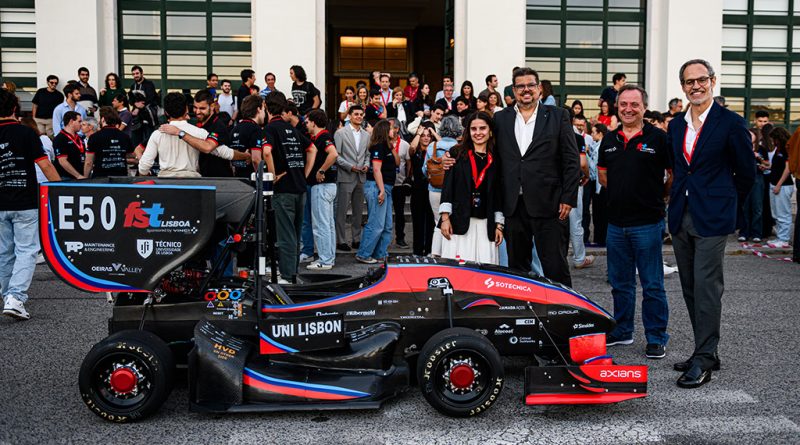 Estudantes do Técnico apresentam protótipo Formula Student