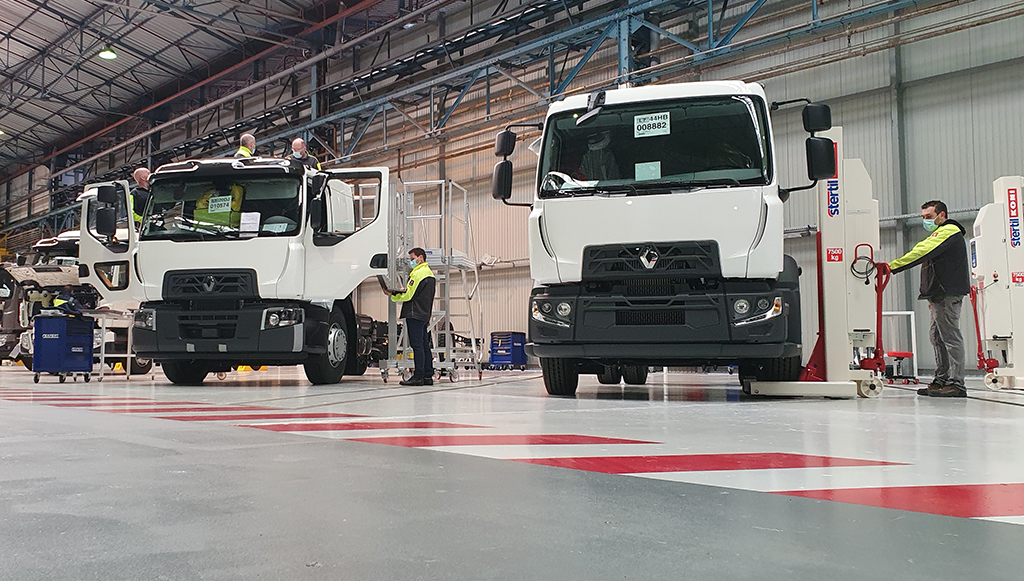 Renault-Trucks-inaugura-centro-de-adaptacao-gama-media-na-Normandia-1-1