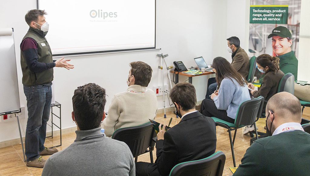 Olipes-recebe-alunos