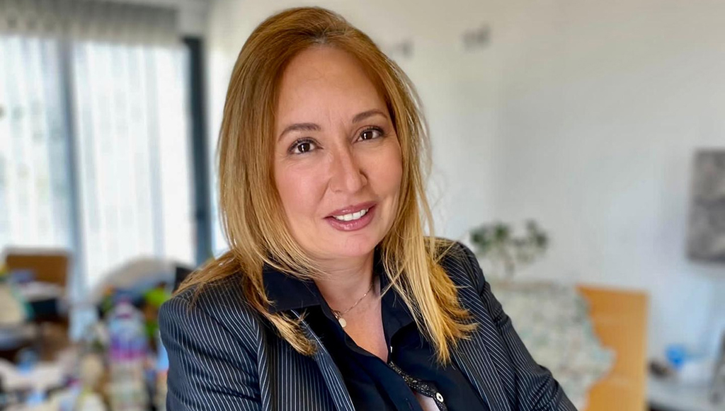 Fernanda_miguel_sandia_stand_jornal_das_oficinas