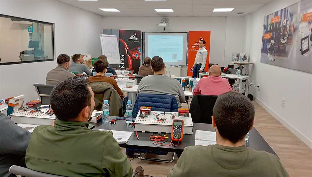 TOP-TRUCK-prepara-oficinas-para-o-desafio-dos-eletricos