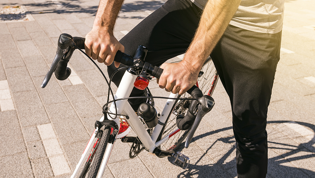 Jovens-defendem-uso-obrigatorio-do-capacete-para-conduzir-bicicletas-