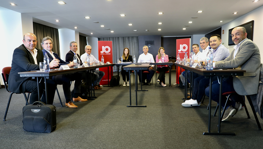 mesa_redonda_equipamentos_jornal_das_oficinas