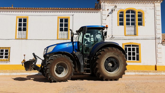 BKT equipa tratores e máquinas de colheita da Herdade do Pigeiro