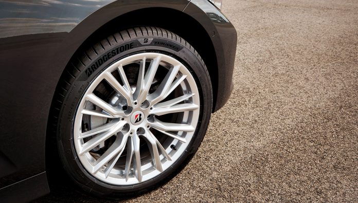 Bridgestone fornece dicas para proteger pneus do calor excessivo