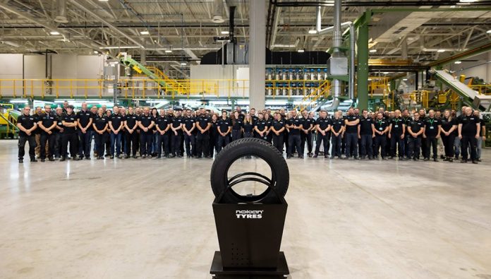 Fábrica da Nokian Tyres na Roménia produz primeiro pneu