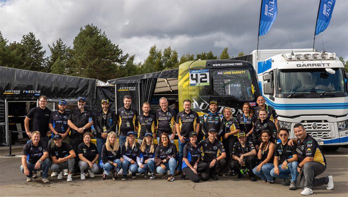 Fortune e Austone Tires celebram vitória do piloto Luke Garrett
