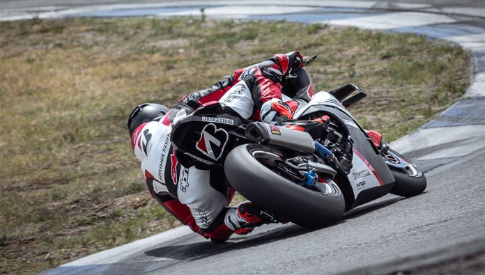 Bridgestone apresenta novo pneu slick Racing Battlax V03