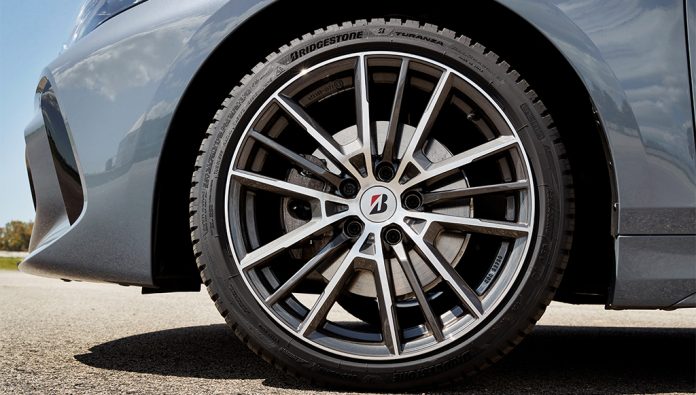 Bridgestone alerta para riscos de condução no outono