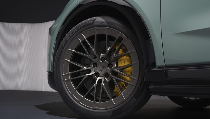 Pirelli desenvolve seis pneus para o Porsche Cayenne Electric