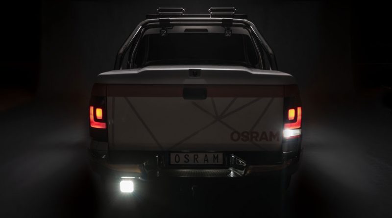 03 - osram-dam-13437687_Reversing_VX120S-WD_on_VW_Amarok-_ON_-_WIDE