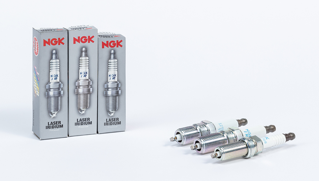 06 - NGK lança três novas velas para náutica