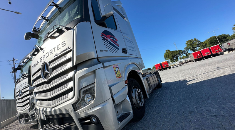 08 - Carclasse renova frota da Isaac Pedroso com Mercedes Benz Actros