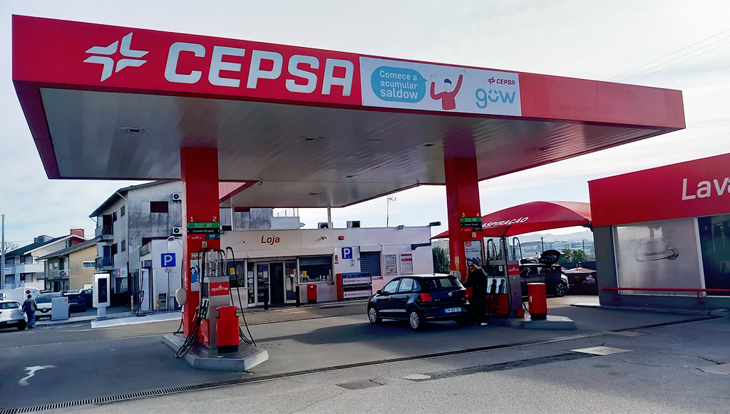 04 - Cepsa inaugura dois novos carregadores eletricos ultrarrapidos