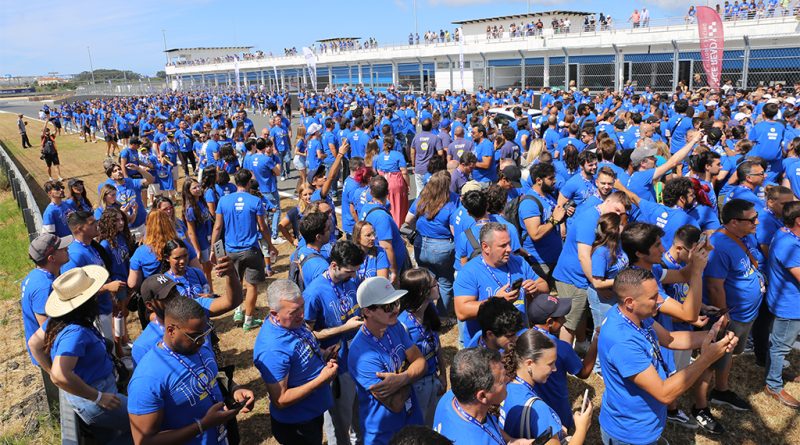 07 - NAPA junta 2.000 clientes no Autodromo do Estoril